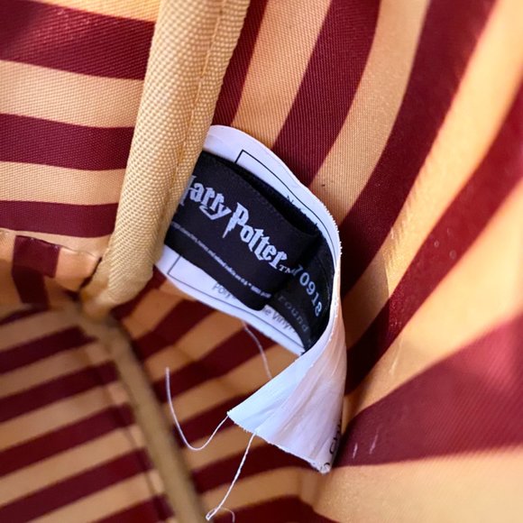 Loungefly | Harry Potter/Ron Weasley #2 Mini Backpack | Burgundy & Yellow - Picture 12 of 16